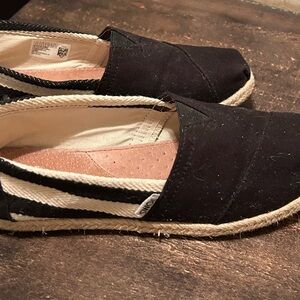 Toms Black Canvas Slip-On Shoes. Size 8.5